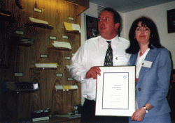 12. May 1999: Granting of the "Company of the Month" Award to Ceramicx Ireland. (click to enlarge)